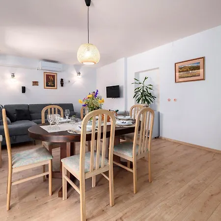 Amazing In With Kitchen *