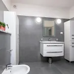 2 Bedroom Stunning In Apartament Valbandon