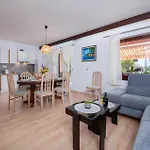 Apartament 2 Bedroom Stunning In Valbandon