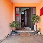 2 Bedroom Stunning In Apartament *