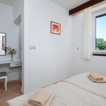 2 Bedroom Stunning In Valbandon